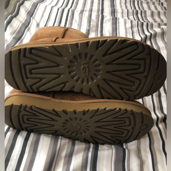 Ugg Boots NWOT Size 8 - Picture 3 of 6